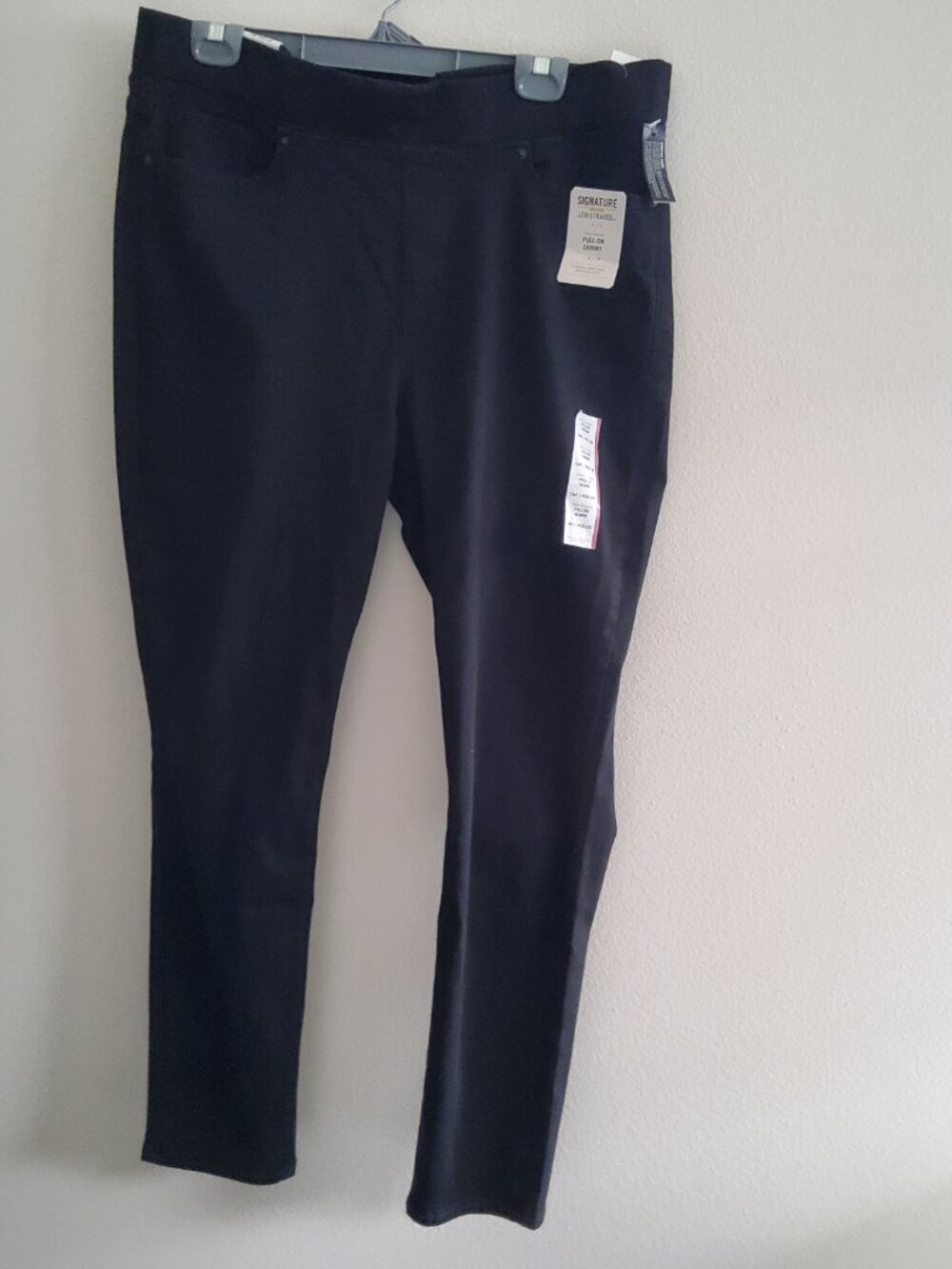 Levi Strauss Signature Skinny Jeans Pull on Size 16M Waist 33 inches 30 Long